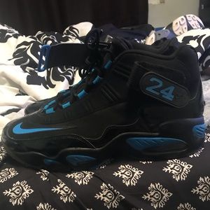 Nike Griffey size 11.5